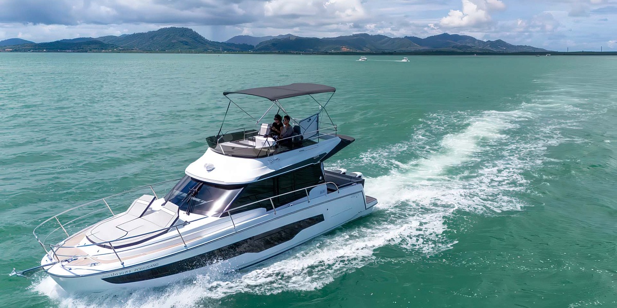 Аренда яхты Jeanneau Merry Fisher 34 на Пхукете | Extremalov Group